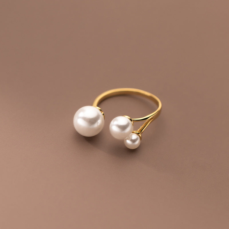 Elegant Ring with Trio of Pearls – Adjustable / Silver