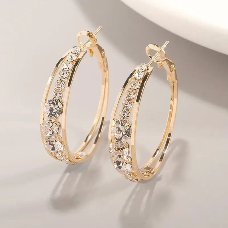 Elegant earrings in gold-plated design