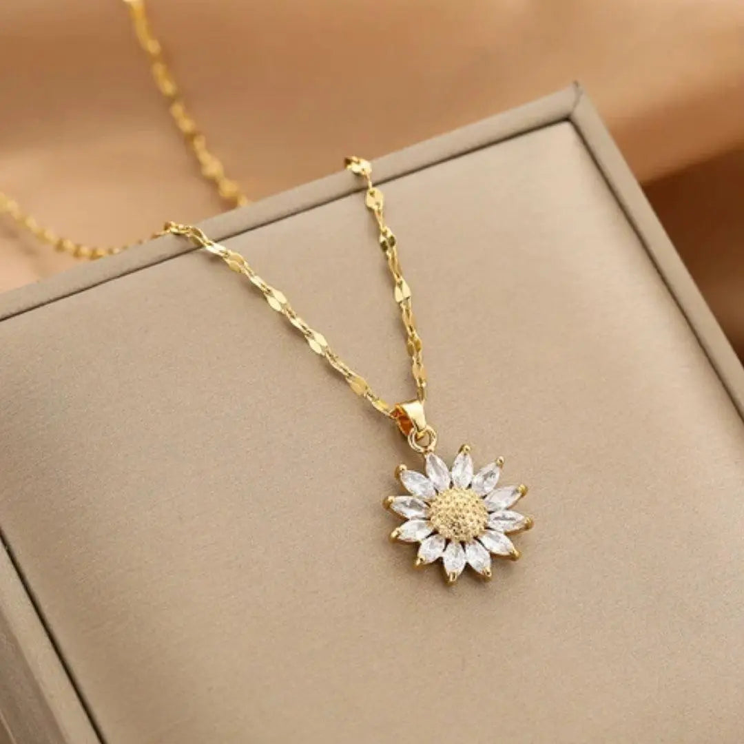 Necklace with Sunflower in Crystal in Gold