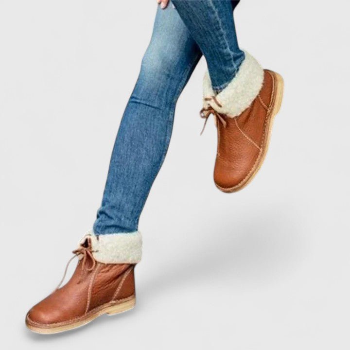 Helle – Supportive Boots – Red / 36