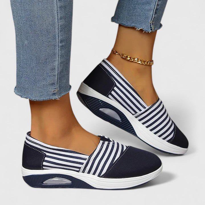 Malou – Supportive Trainers – Blue / 36