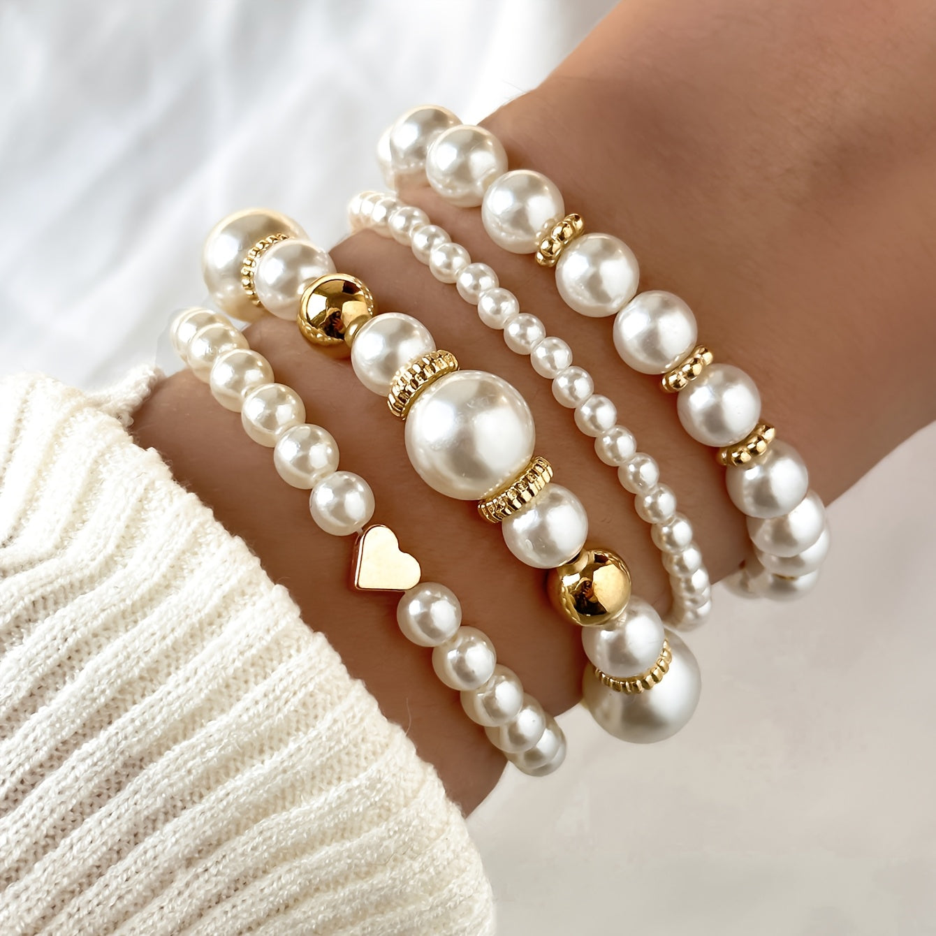 Set of elegant pearl heart bracelets – Style 1