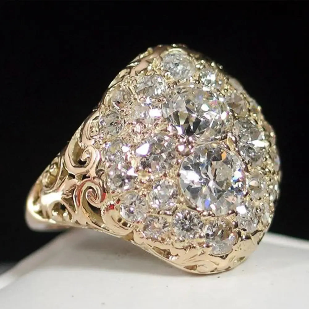 Vintage Round Gold Ring with Diamond – 15