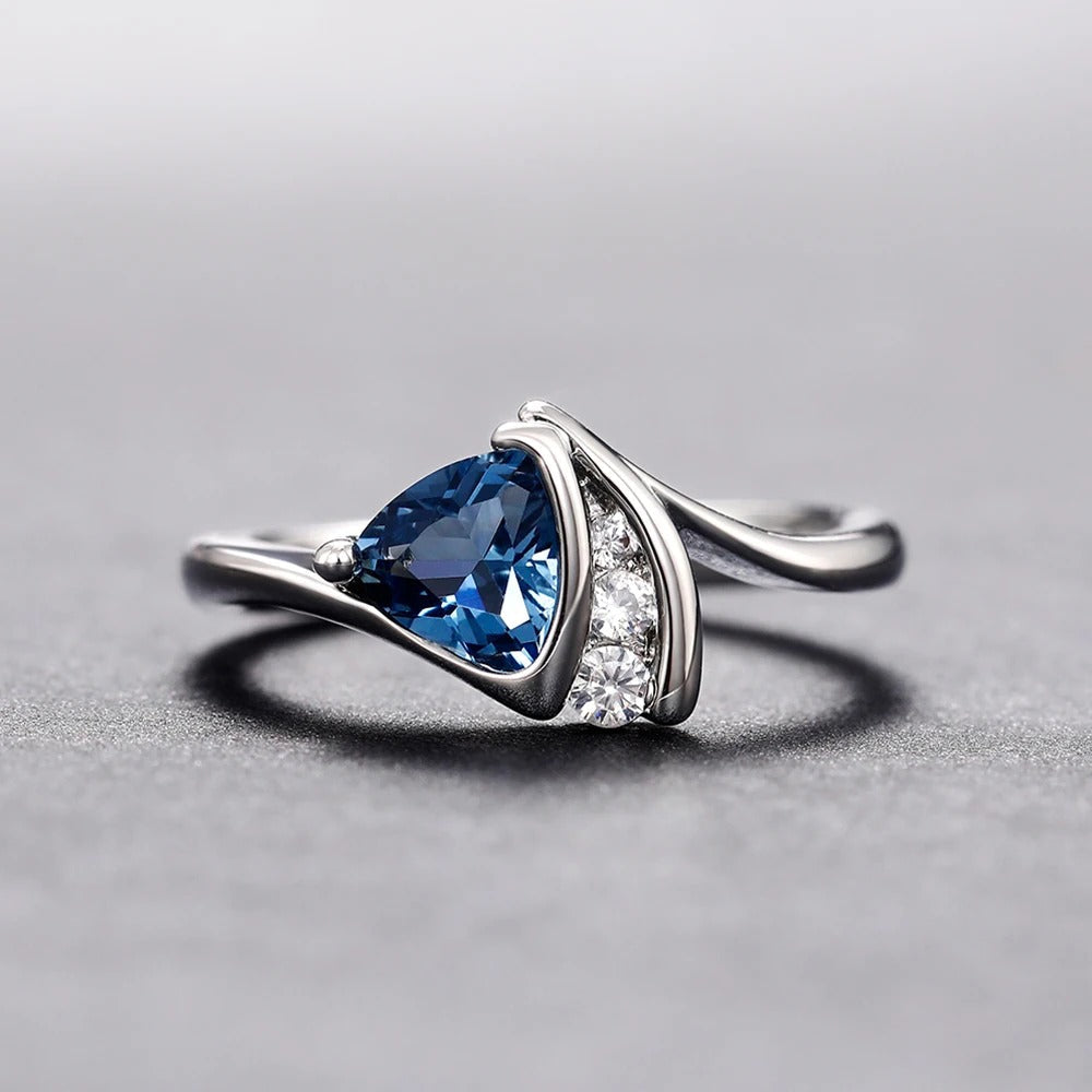 Vintage Silver Ring with Blue Triangular Stone – 16