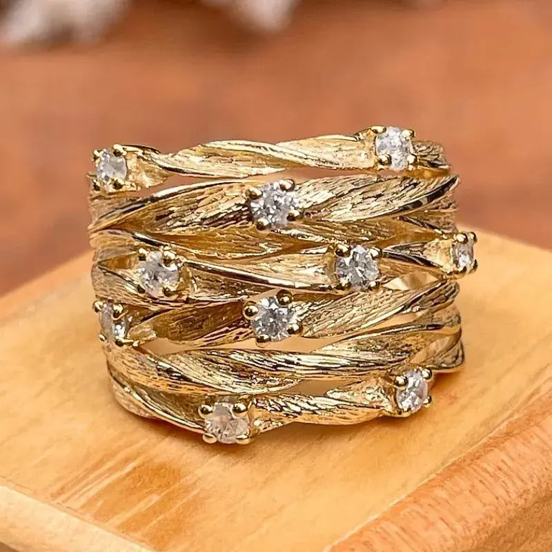 Vintage gold ring – 15