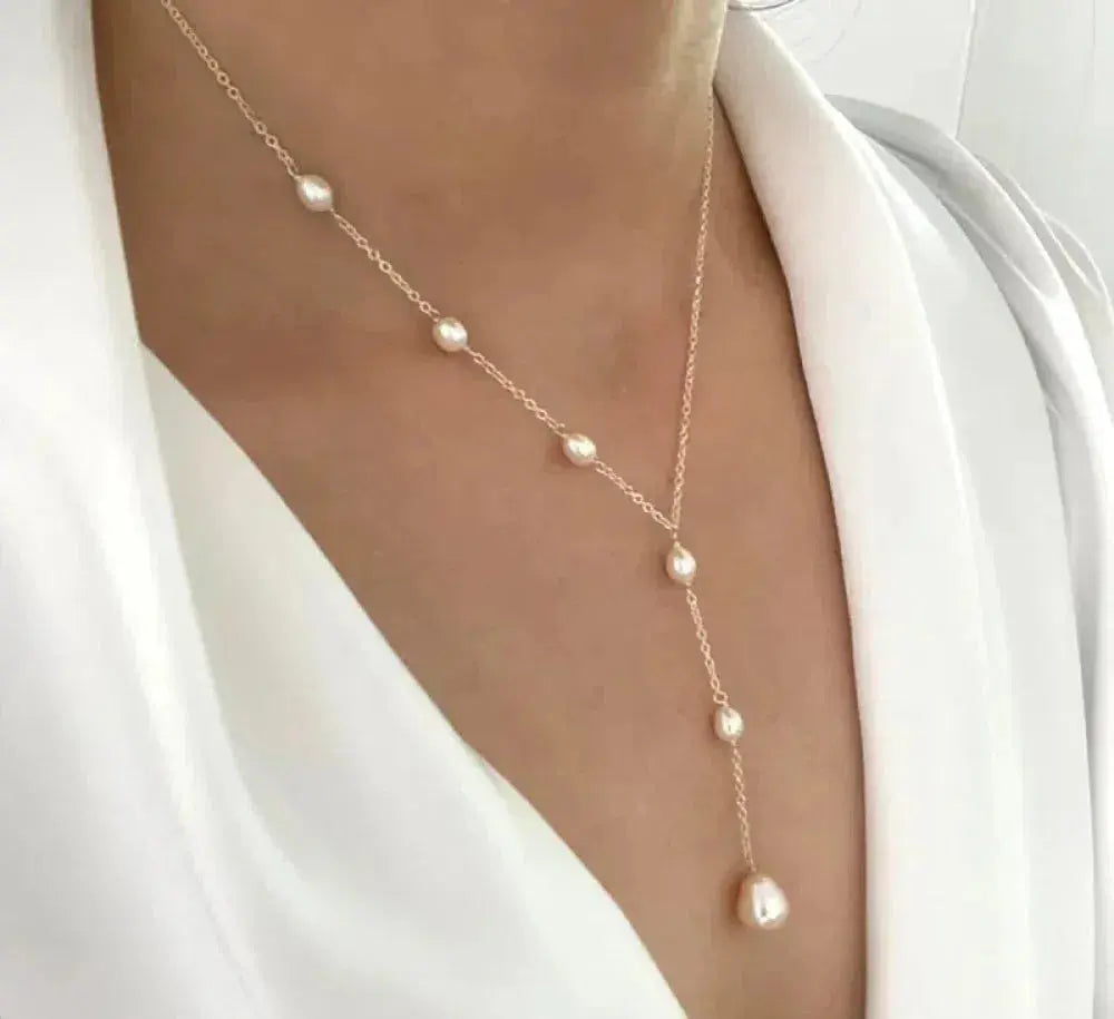 Vintage necklace with pearl pendant