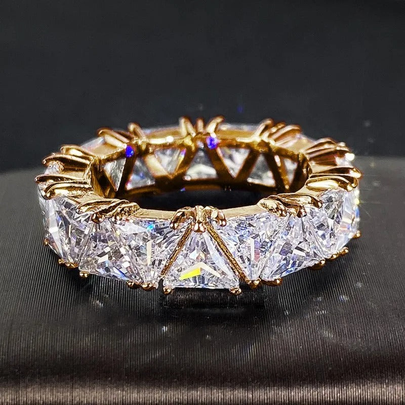 Vintage triangular ring with stones in gold – 15