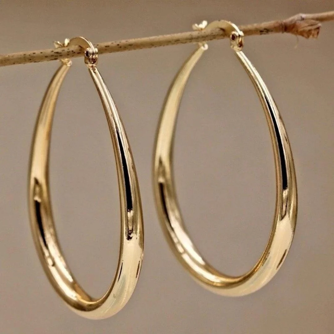 Exclusive vintage earrings in gold