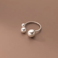 Elegant Ring with Trio of Pearls – Adjustable / Gold