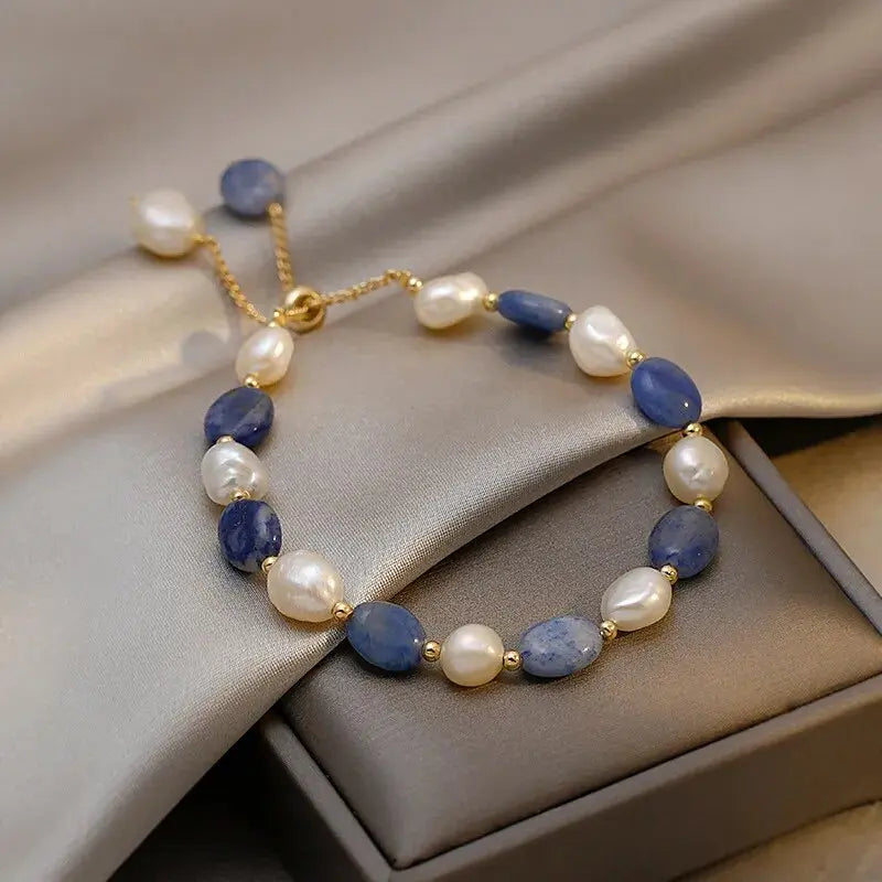 Elegant pearl bracelet from the sea