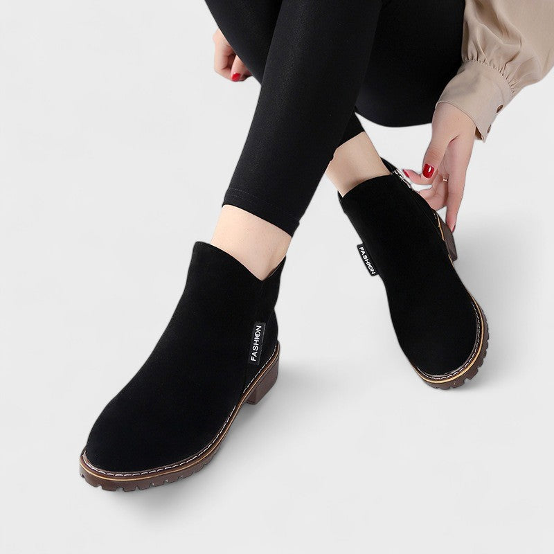 Emilia – Classic winter Boots with a low heel – Black / 35