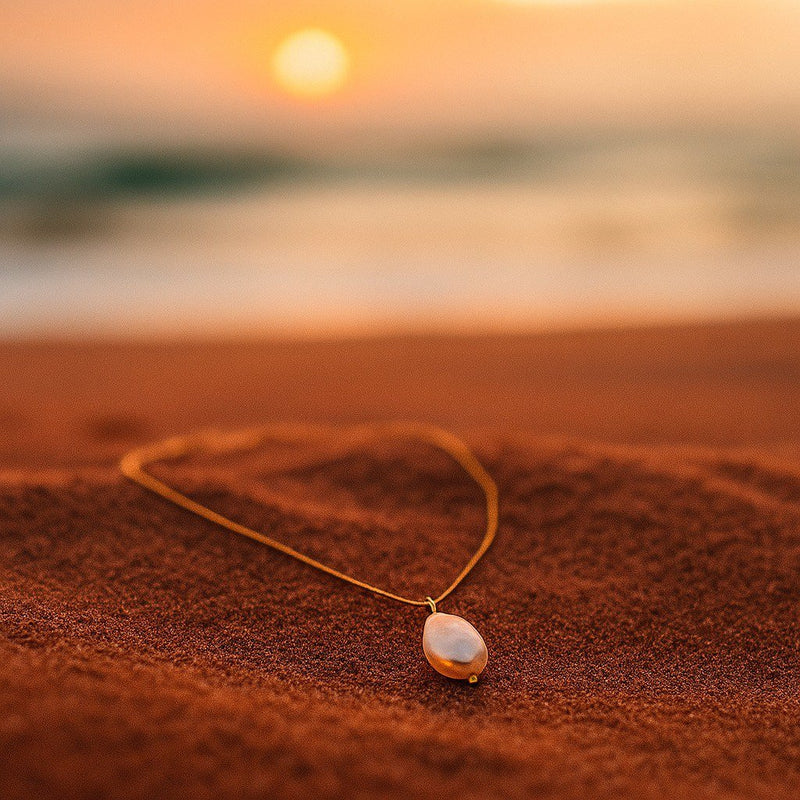 Freja – Gold-edged necklace