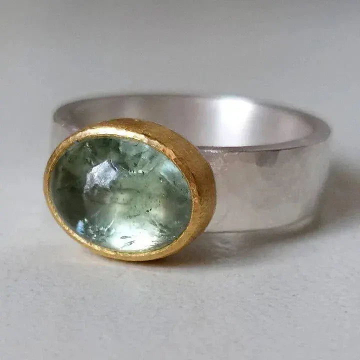 Green vintage ring with round stone – 15