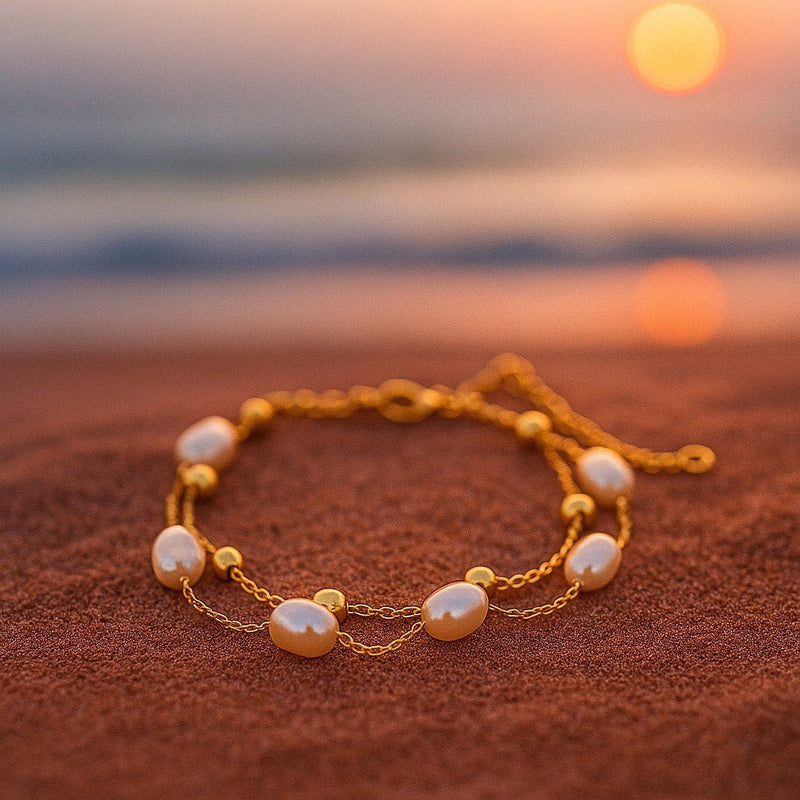 Julie – Golden pearl bracelet