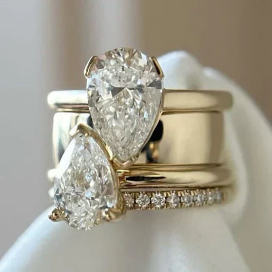 Vintage Ring with Double Drop in Zirconia – 6