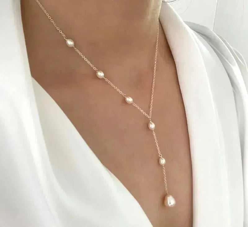 Vintage necklace with pearl pendant